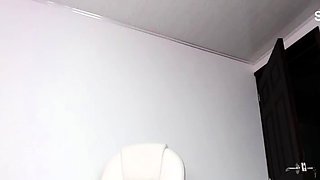 Amateur webcam girl masturbate big dildo