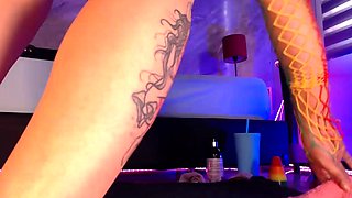 Hot amateur ten chick toying her tight ass on webcam