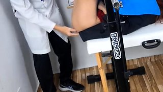 Madrasta leva enteada para consulta com ginecologista