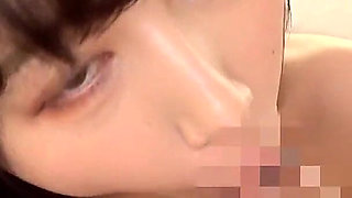 Innocent-looking Droopy Eyes: Squirting From Fingering! a Sensitive, Erotic Older Babe