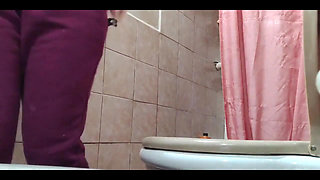 Pee at Night. I Was About to Go to Sleep and I Stopped by the Bathroom