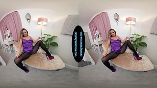 Suzi Star - GlossTightsGlamourVR