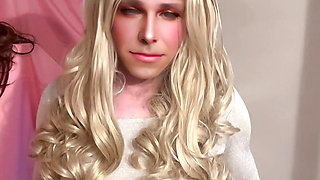 Sissy Crossdresser cat walk training