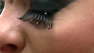 Lady Sadista und Helferin: Dominatrix anal fucks male slave