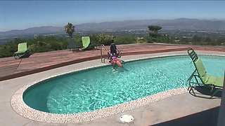 Amarteurs juicy fuckhole craves a hard long fuck to a cumshot just after a long blowjob