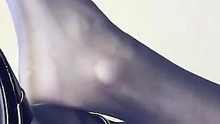 Addicted to Valerias Feet - Nylon Foot Worship (part 1)