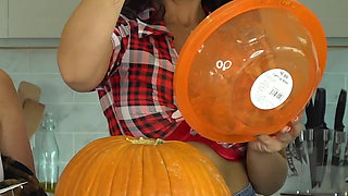 Kiki Mariah_970 Evelin Carve Pumpkins Nude Photoshoot After