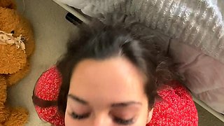 Sexy Slut Gives A Big Cock A Blowjob In The Car