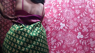 Marathi Housewife Seducing in the Saree Stripping