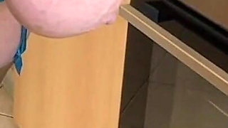 Mrs Mature Feet Domestic Goddess 402