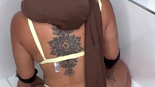 Big ass babe exposes her big boobs