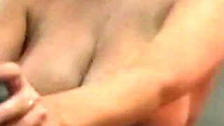 Kora Kryk Hard Exercise at Gym