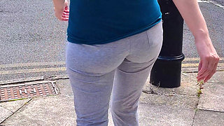 Changing my pad and walking around with it on