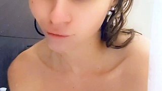 Gorgeous blonde teen Kelly Candy foot fetish