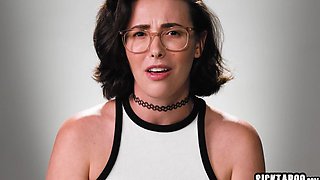 Exciting mommy Casey Calvert wanking