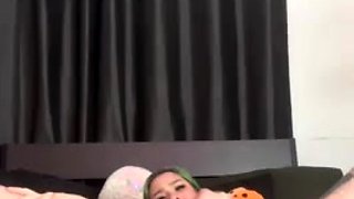 Edendreamsx Masturbates With Buttplug In The Ass