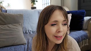 Hot amateur brunette masturbates