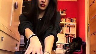 Amateur Foot Fetish Girlfriend Sucks and gives a Footjob