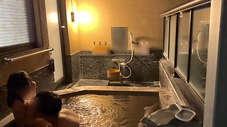 First hot spring trip. SEX in a stylish open-air bath at night. The daily lives of Japanese couples. Japanese amateur hentai