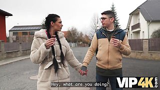 Skinny video with romantic chippie from VIP 4K