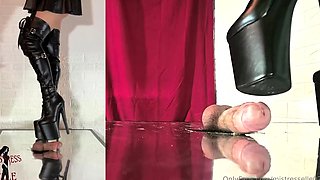 Amateur Foot Fetish Girlfriend Sucks and gives a Footjob