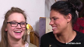 Ersties - Heiße Einladung nach Hamburg für geile Fingerspiele