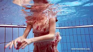Sexy Italian chick Martina underwater