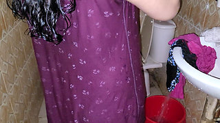 It's so Much Fun to Take a Bath Alone in the Bathroom