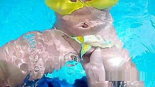Big ass Latina fingered in outdoor pool