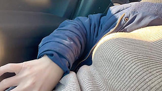 She Open Hairy Pussy in the Car Then Go Outside Piss