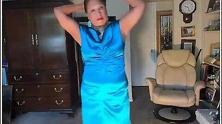 Mature Latine Woman Dancing Striptease & Masturbating