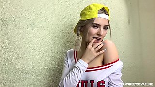 Eva Elfie - Is A Teen 18+ Who Loves To Suck Dick