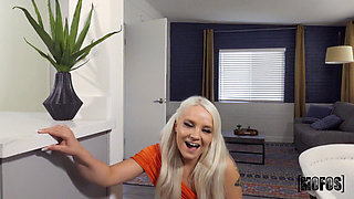 Mofos - Bella Jane Loves Anal and Facials
