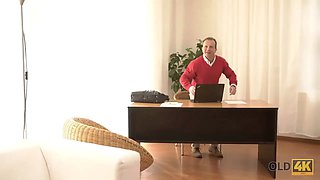 Old4k. offhand sex of old man and teenie blondie finishes