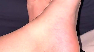 Close up Pretty Feet Fine Toes Cum on Feet