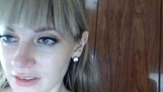 Haley amateur blonde girl toying pussy using a vibrator