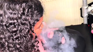 Goddess Luna Law - Nylon Facesitting And Vaping - Ebony