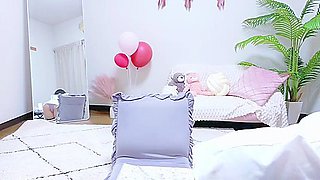 Erotic live chat with cute beautiful girl