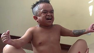 Russian kinesiologist gives tantric massages with happy ending to her horny clients.: Porn