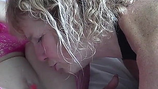 Threeway Mature Pussy Pleasure