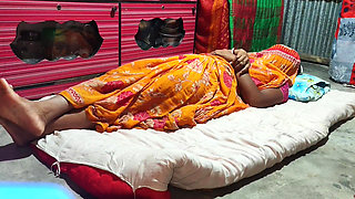 My Old Bhabhi and Me Enjoy