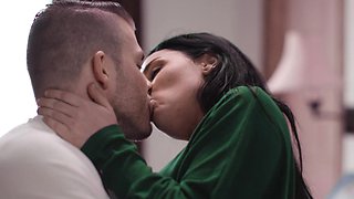 Gabi's MILF curves devoured by Codey in a steamy session of facesitting and doggy