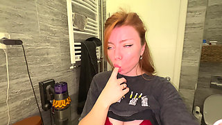 In the toilet, the beauty RISKY had an orgasm and showed a SQUIRT!