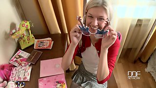 Teen inserting toy in pussy & ass