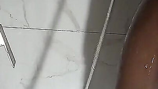 Sucking a Big Dick in the Shower, I Got Really Excited and Asked Him to Fuck Me.