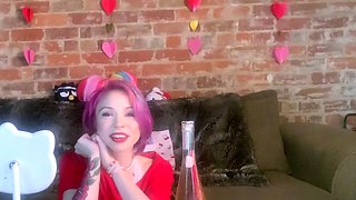 Masturbating amateur cums after solo fun