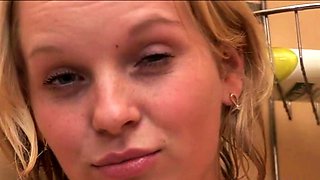 Sarah Kimble Shower Pussy