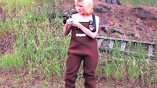 Big-Titted Country Lady Gives Outdoor Delight