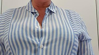 Awesome Big Boobs Blonde Masturbates In The Shower