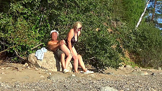 Pickup Sexy MILF on Coast